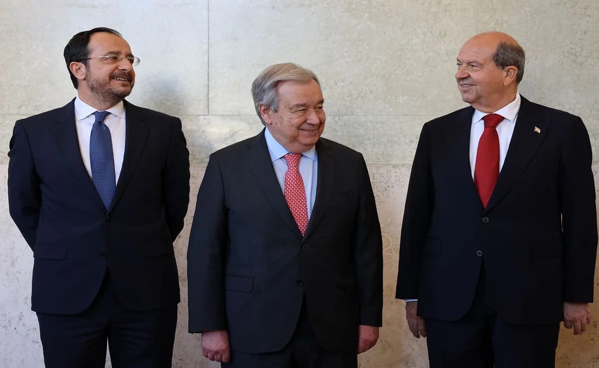 Κυπριακό: Ο Τατάρ επιδιώκει τον αποκλεισμό της Κομισιόν από την πενταμερή