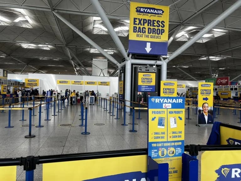 Ryanair: Μπόνους για εντοπισμό υπερμεγέθων αποσκευών