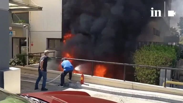 Feuer im Metropolitan Krankenhaus: Unter Kontrolle – Videos von den ersten Momenten