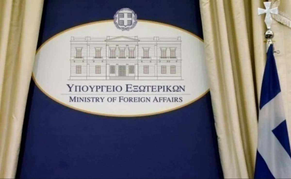 Г. Герапетритис информирует о кипрской проблеме в Национальном совете по внешней политике