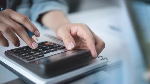 希腊税务局将审计未申报的收入和爱彼迎租赁