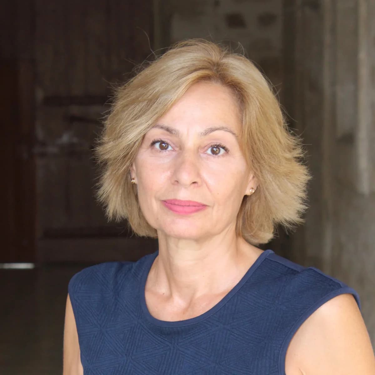 Elsa Nikolaidou: La amistad como base de la felicidad