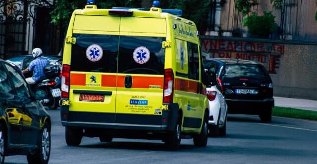 Agios Dimitrios: 54-year-old woman fell from skylight