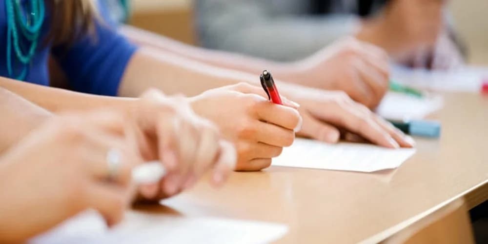 בחינות פאן-קפריסאיות 2025: תוצאות ומצטיינים הוכרזו