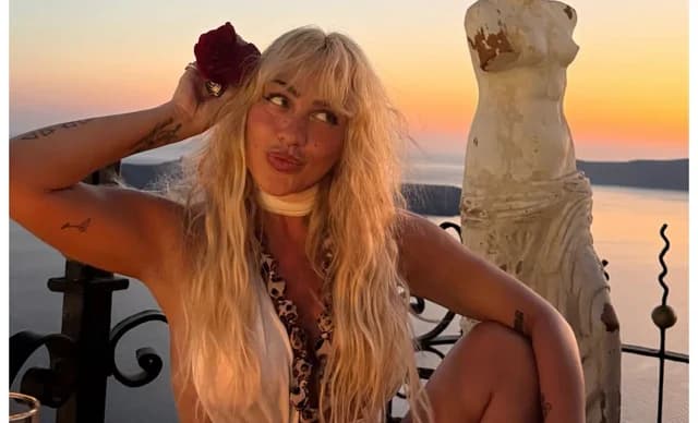 Koni Metaxa: First Single Summer in Santorini After Divorce