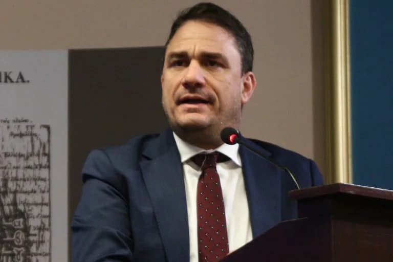 צוקאלאס לסדוקו: שאלות לגבי הרחקתם של «פרפה» ו«הקצב» על ידי ND