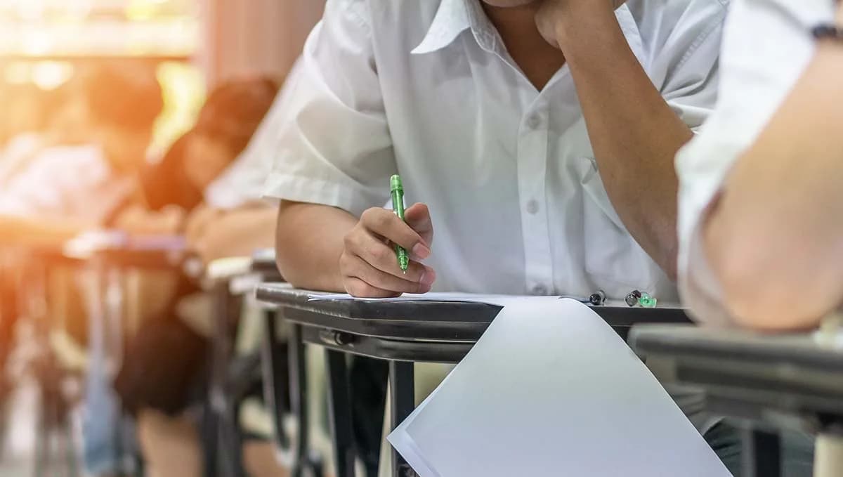 Larnaca: Three Students Excel in Pan-Cyprian Exams