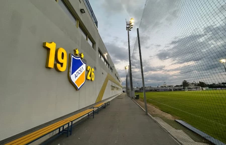 APOEL: Search for a central defender