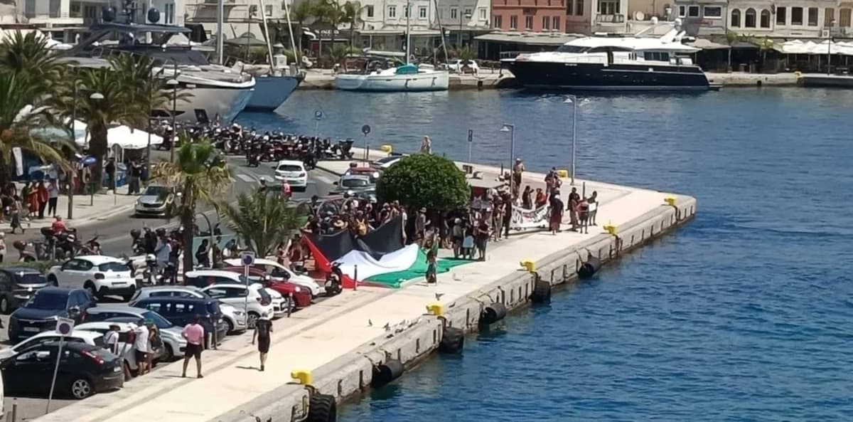 Κρουαζιερόπλοιο με Ισραηλινούς κατευθύνεται στην Κύπρο λόγω διαμαρτυριών στη Σύρο