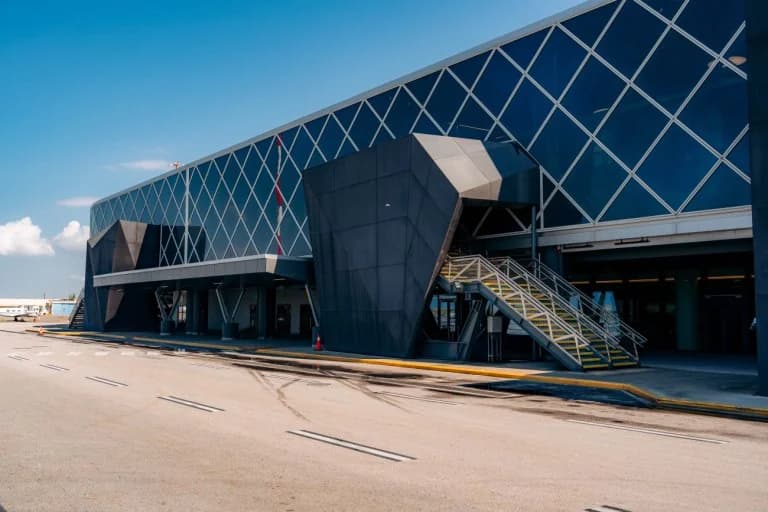 Несмотря на вызовы, в аэропортах Fraport Greece наблюдается высокий международный трафик