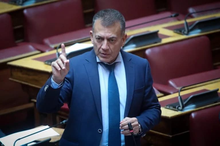 Αθλητικό νομοσχέδιο Βρούτση στη Βουλή: Μισθός για Γκαγκάτση, ποινές για ύβρεις