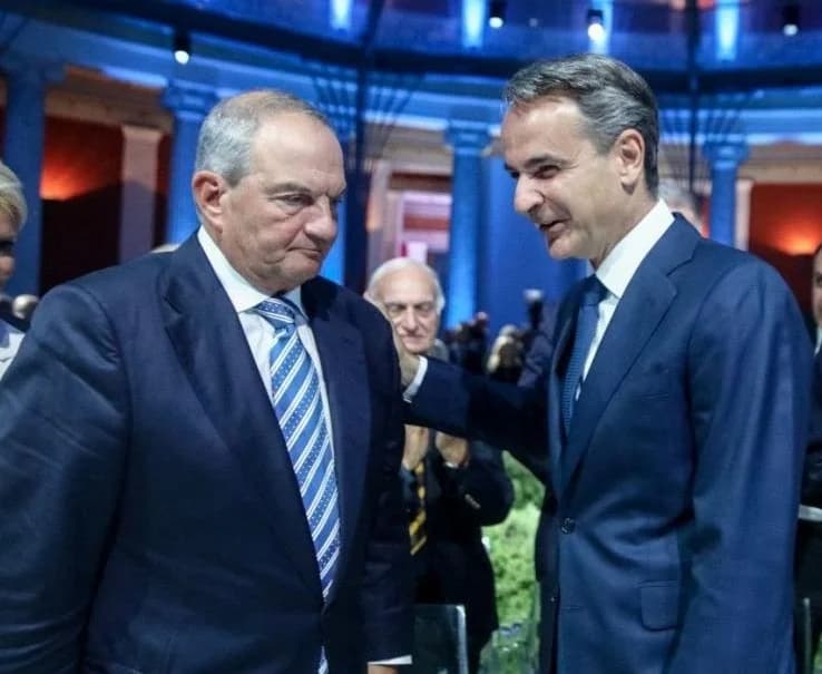 Kyriakos Mitsotakis: Angriff auf K. Karamanlis und innerparteiliche Reaktionen