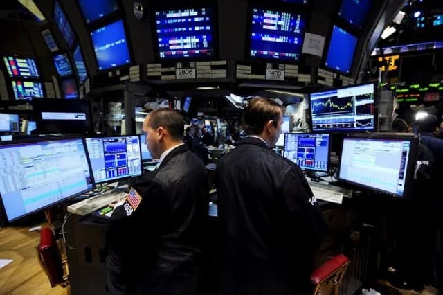 Уолл-стрит: S&P 500 и Nasdaq обновили рекорды – импульс от Alphabet