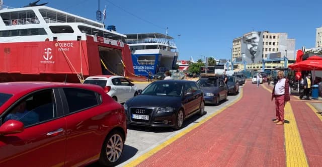 Κυκλοφοριακή συμφόρηση: Αυξημένη κίνηση στον Κηφισό και μποτιλιάρισμα στον Πειραιά