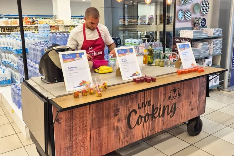 Erfolgreiches Live-Kochen-Event mit Theodoros Eleftheriou im METRO Supermarkt Larnaka