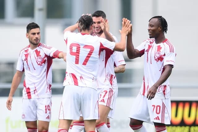 אולימפיאקוס ניצחה את נוריץ' 3-0 במשחק ידידות