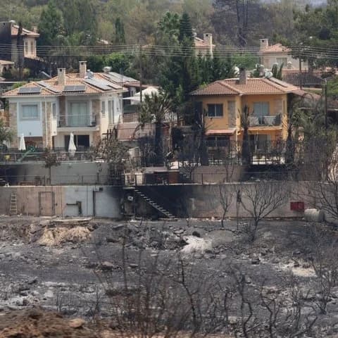 חידוש אספקת החשמל ליישובים שנפגעו בשריפה בלימסול