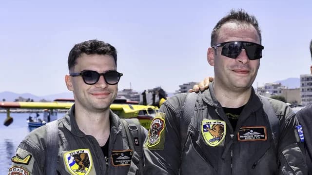 Canadair совершил аварийную посадку на воду в Коринфии: «Полтора часа в море»