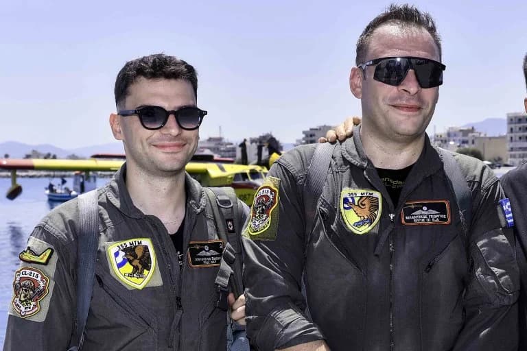 Canadair Notwasserung im Golf von Korinth aufgrund einer Fehlfunktion