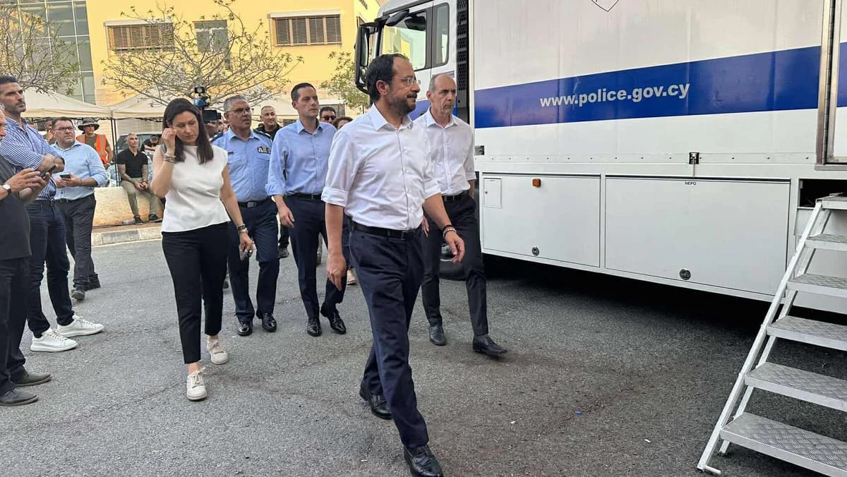 Politische Auseinandersetzung um Brände in Limassol: Forderungen nach Rechenschaftspflicht und Reaktionen