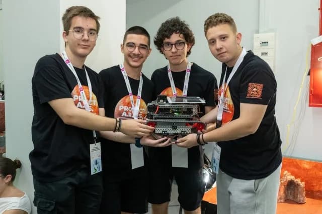 Grecia con 15 equipos en la Olimpiada Mundial de Robótica 2025