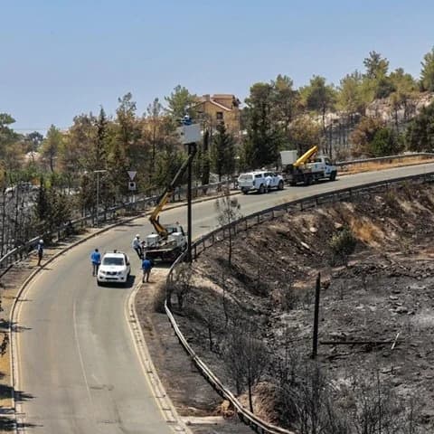 Feuer in Limassol: 400 EAC-Masten zerstört, Generatoren in 7 Gemeinden installiert