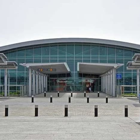 Technisches Problem am Flughafen Larnaka & Flugumleitungen aufgrund von Nebel