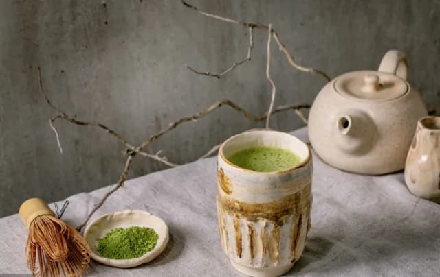 Por qué el té matcha es mejor que las cremas antiarrugas