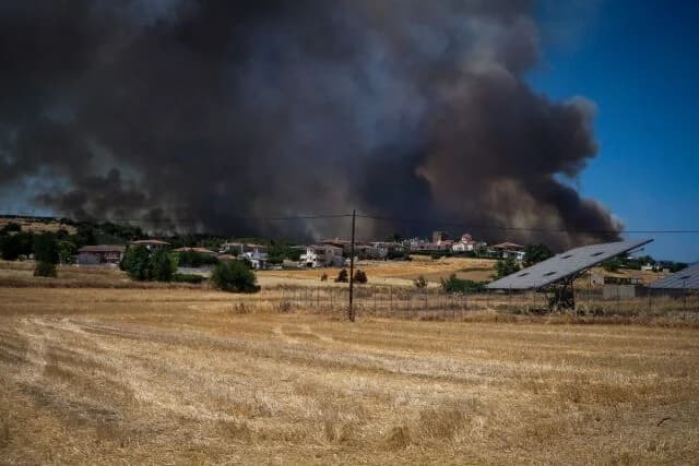 Rauch des Feuers von Kythira erreicht Afrika – Satellitenvideo