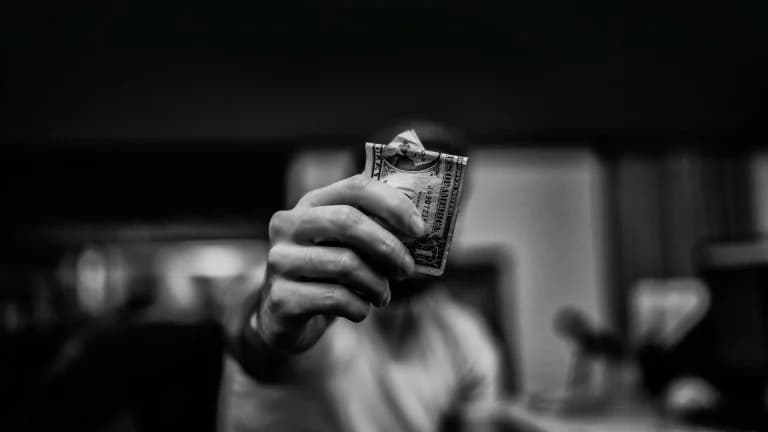 Οικονομικό άγχος: Ένα 15λεπτο κόλπο για χαλάρωση