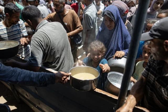 Gaza: Israeli Army Announces 'Humanitarian Pause' in Parts of the Strip