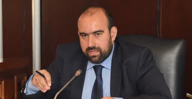 El alcalde de Kythira se derrumba durante la coordinación del incendio
