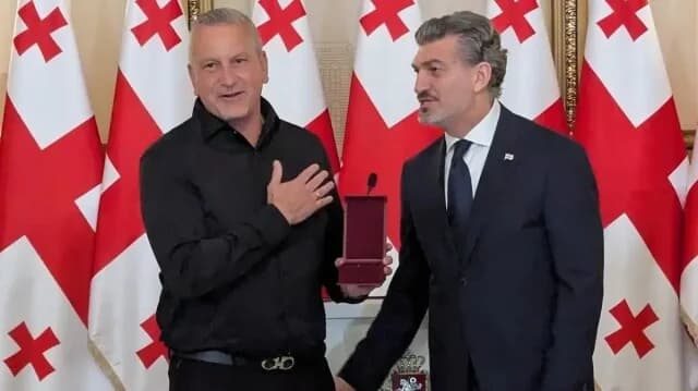 Ilias Zouros von Georgien für Beitrag zur Nationalmannschaft geehrt
