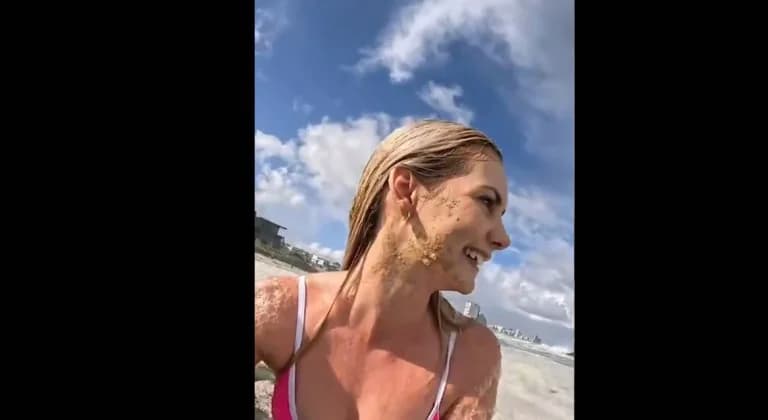 Sudáfrica: Influencer nada en aguas residuales, generando indignación