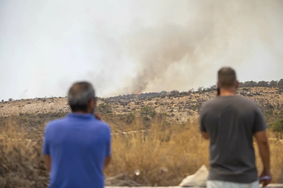 Denuncian uso de vehículos de bomberos para otras tareas