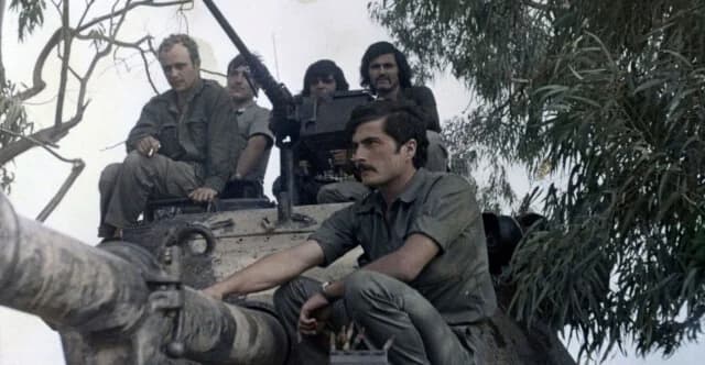1974年塞浦路斯：希腊士兵英勇驾驶土耳其坦克作战