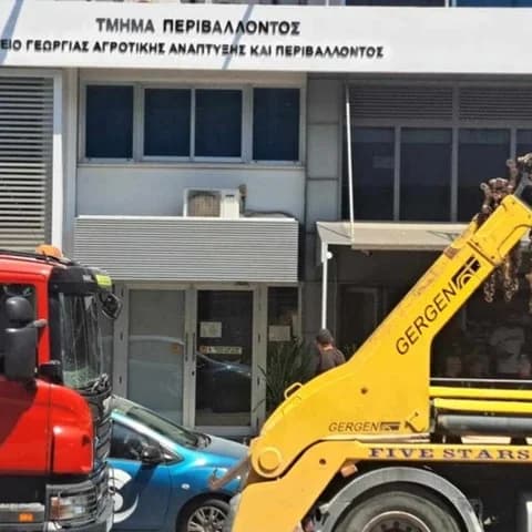 מובילי סקיפים דורשים הכרה מקצועית, מוחים על סגירת יחידת מיחזור