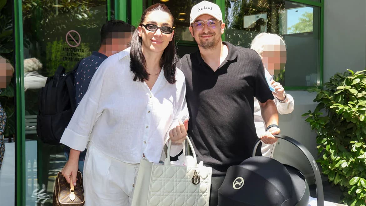 Valeria Hopsounidou: Dada de alta del hospital de maternidad con su hijo