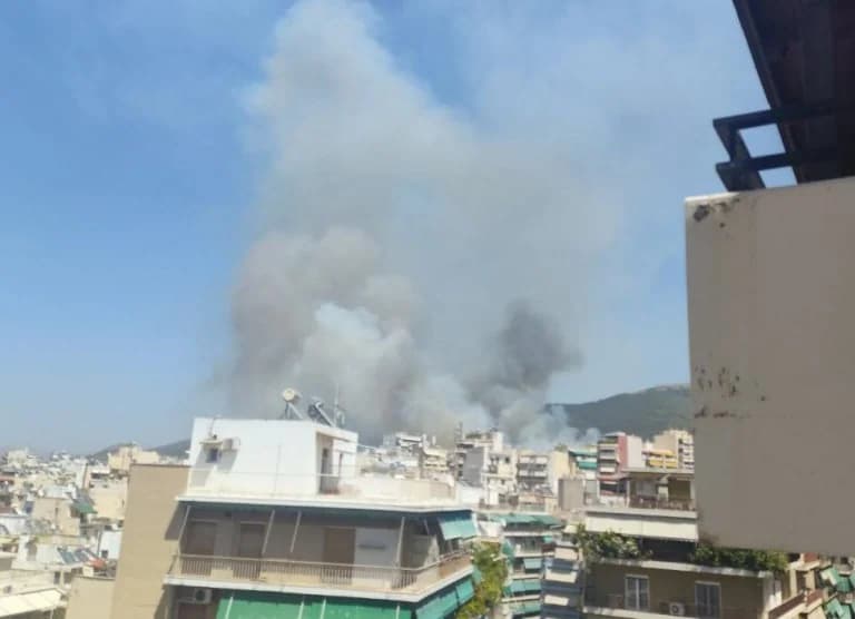 Φωτιά στην Πολυτεχνειούπολη: Κυκλοφοριακές ρυθμίσεις σε Κατεχάκη και Αττική Οδό