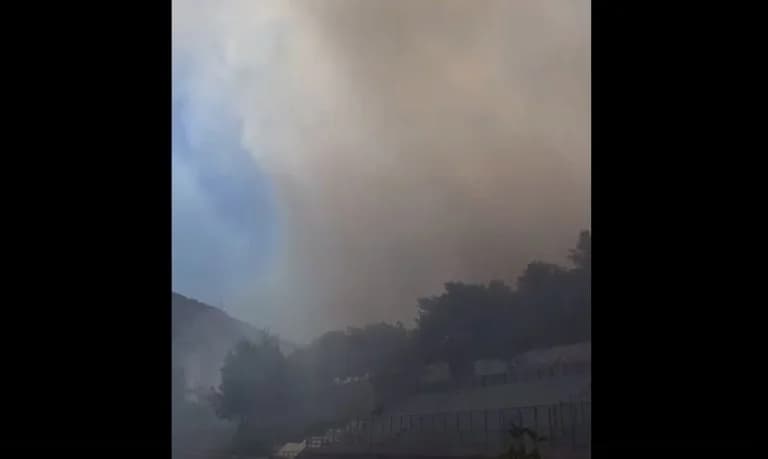 凯拉察尼发生火灾：空中单位正在行动
