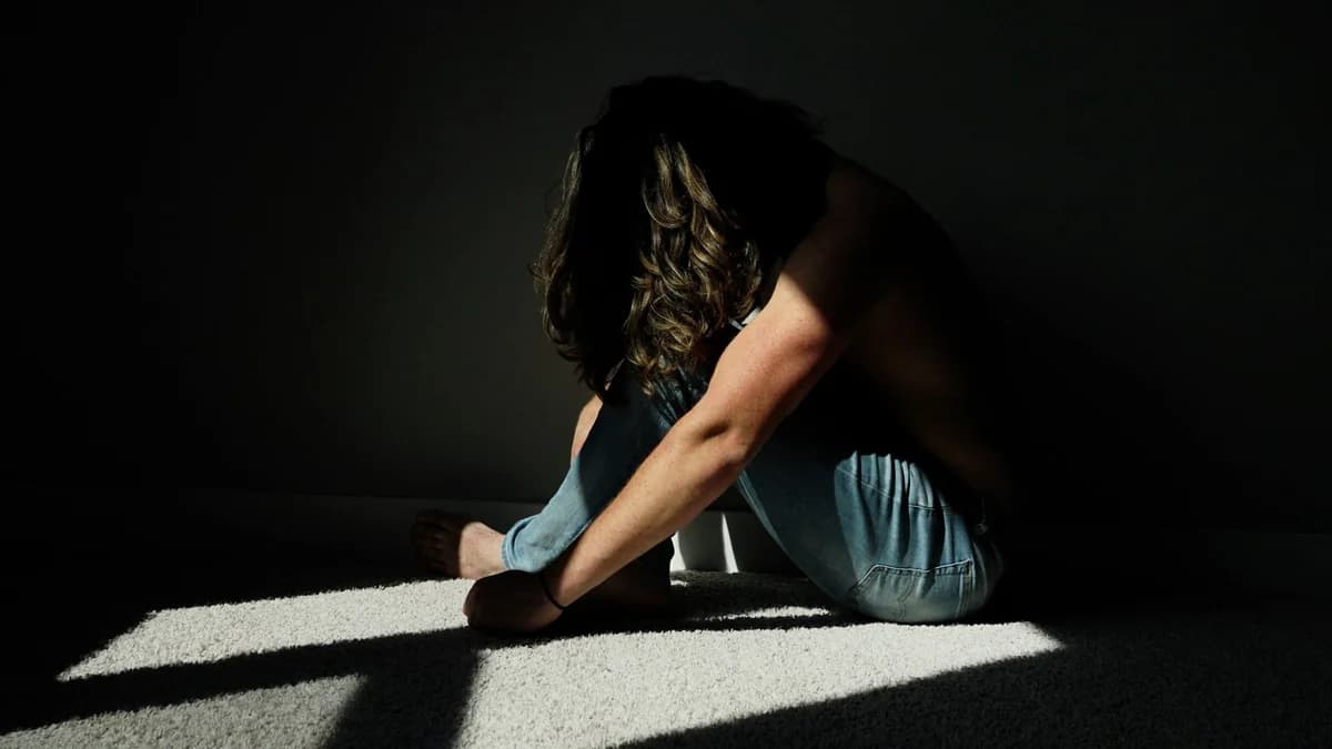 Tribunal de Chipre niega la liberación de proxenetas en caso de joven de 23 años
