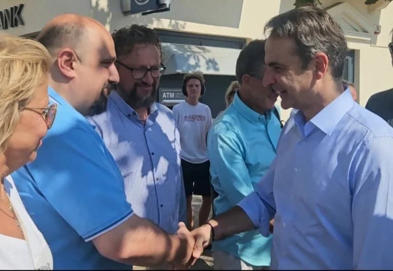 Νίκος Πλακιάς: Κριτική για την εμφάνιση Τριαντόπουλου με τον Μητσοτάκη