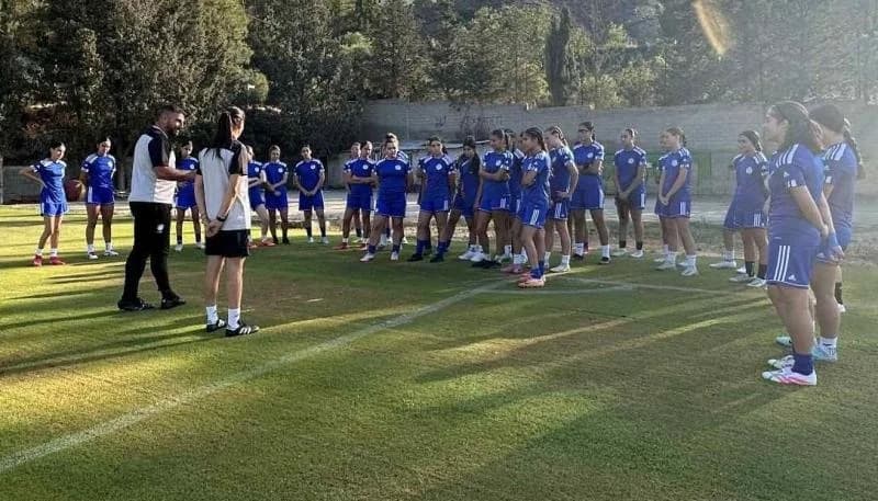 国家U17女队训练营在佩伦德里开始