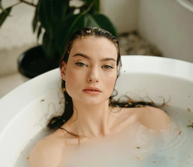 Gesichtsbehandlung im Spa-Stil zu Hause: Eine Schritt-für-Schritt-Anleitung