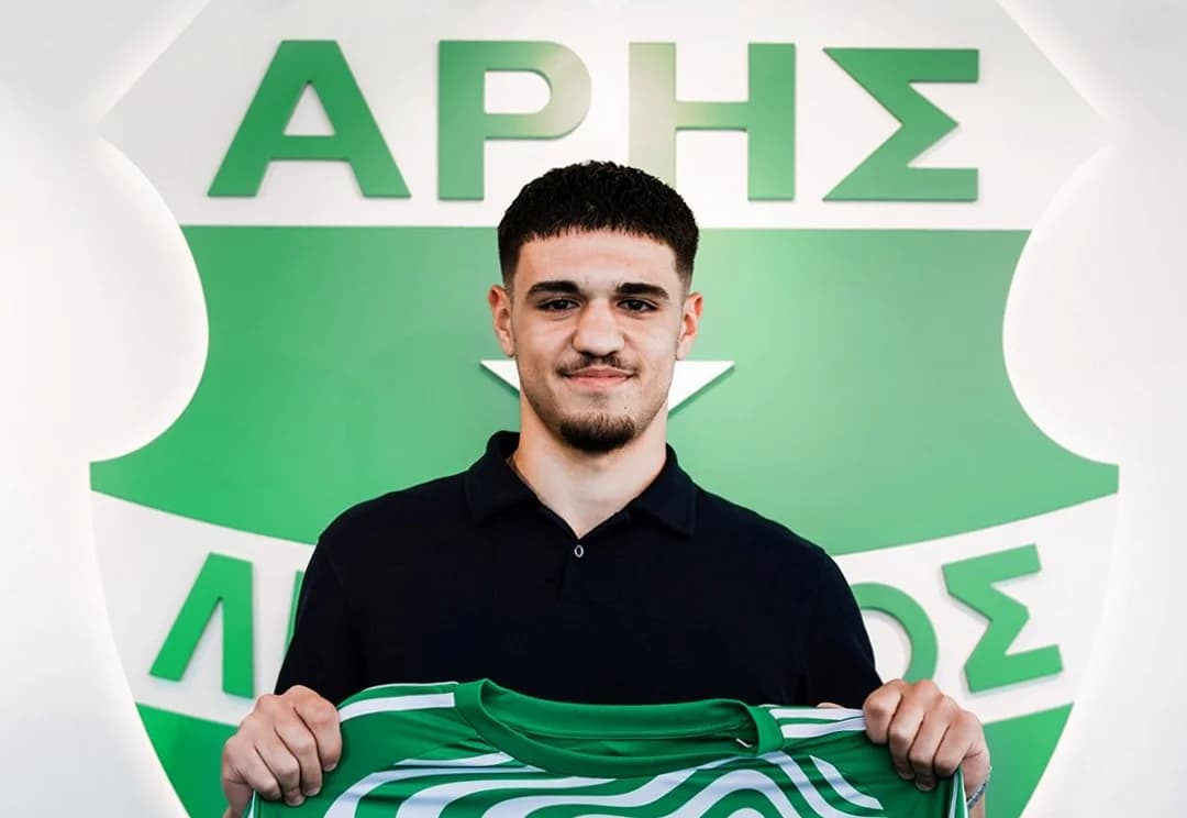 Aris Limassol firma contrato profesional con Theodosiou