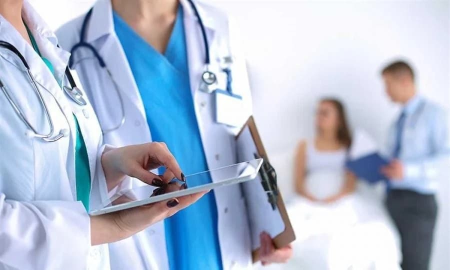 Παραπομπές σε Ειδικούς Ιατρούς: Διάρκεια 12 μηνών από 31 Ιουλίου