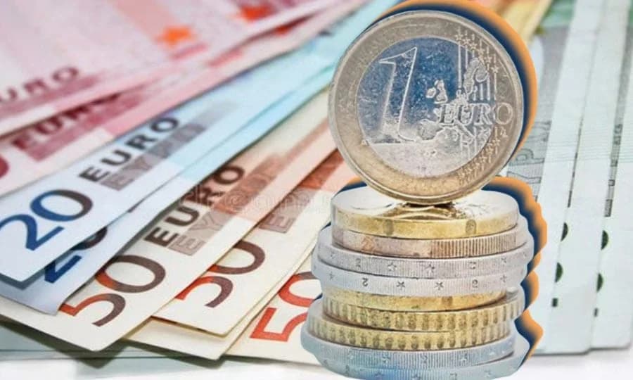 Αύξηση 5,4% στις μέσες μηνιαίες απολαβές υπαλλήλων