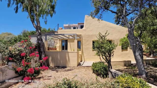 Mikis Theodorakis' Elternhaus in Galatas, Chania, zum Denkmal erklärt