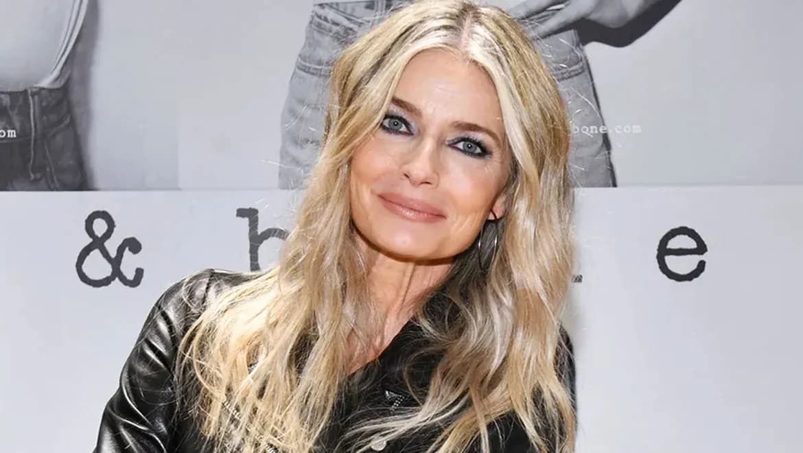Paulina Porizkova: Teilt ungefiltertes Bikini-Foto mit 60