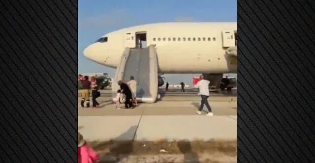 Самолет Turkish Airlines совершил экстренную посадку в Анталье – Эвакуация по трапам